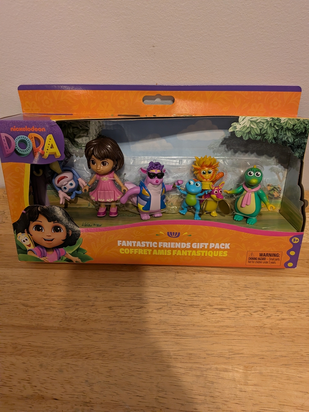 Nickelodeon Dora Playset with Pink Dora & Colorful Friends